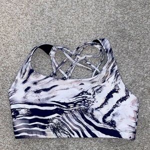 LIKE NEW ONZIE SPORTS BRA ⚪️⚫️